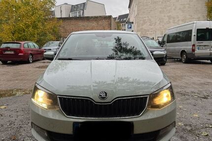 Skoda Fabia 272.000 km 6.500 € Berlin 12555