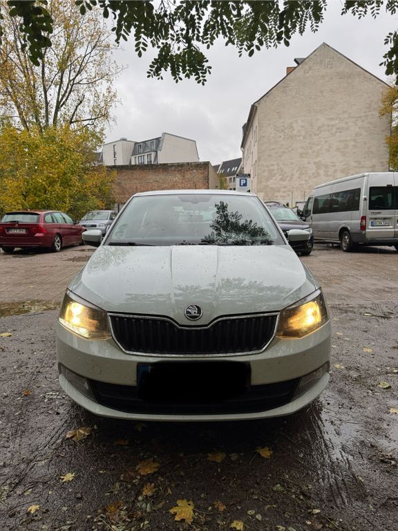 Skoda Fabia 272.000 km 6.500 € Berlin 12555
