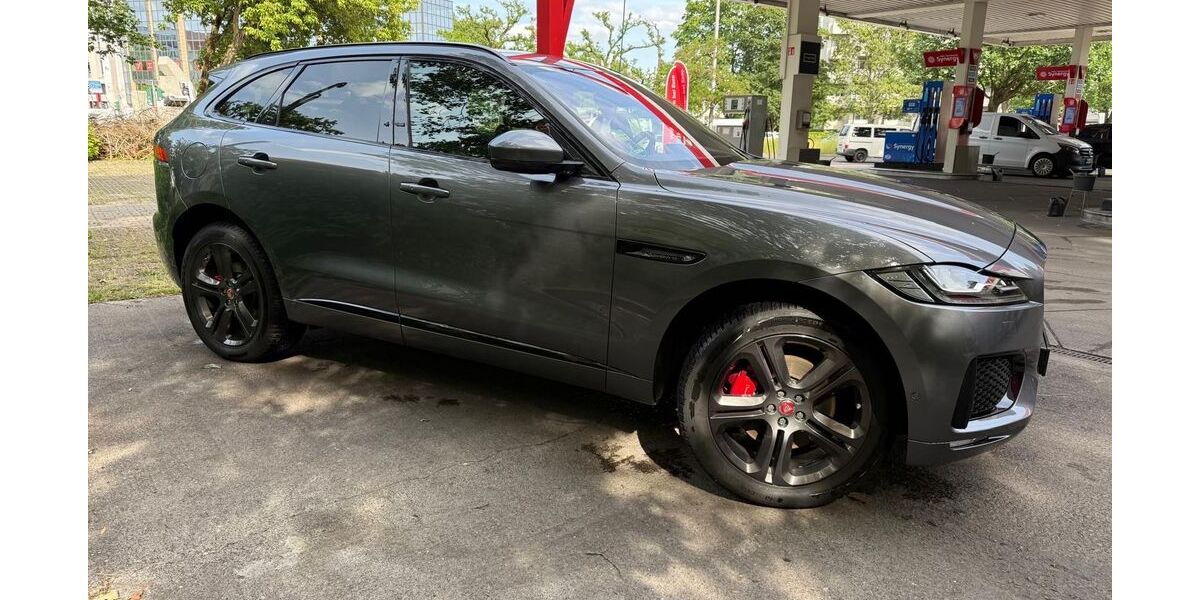 Jaguar F-Pace 99.500 km 27.500 &euro; Berlin 14052