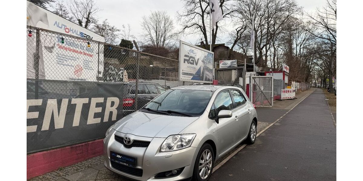 Toyota Auris 158.600 km 4.980 &euro; Berlin-Charlottenburg 14052