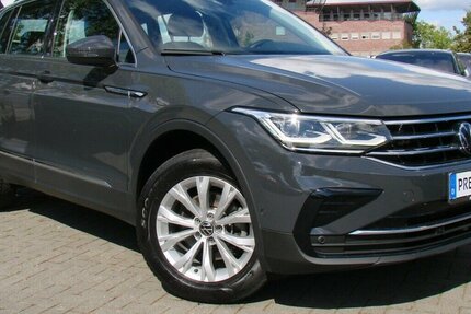 VW Tiguan 1.5TSI Elegance IQ.DRIVE ACC Navi Kamera 37.339 km 29.980 € Falkensee 14612