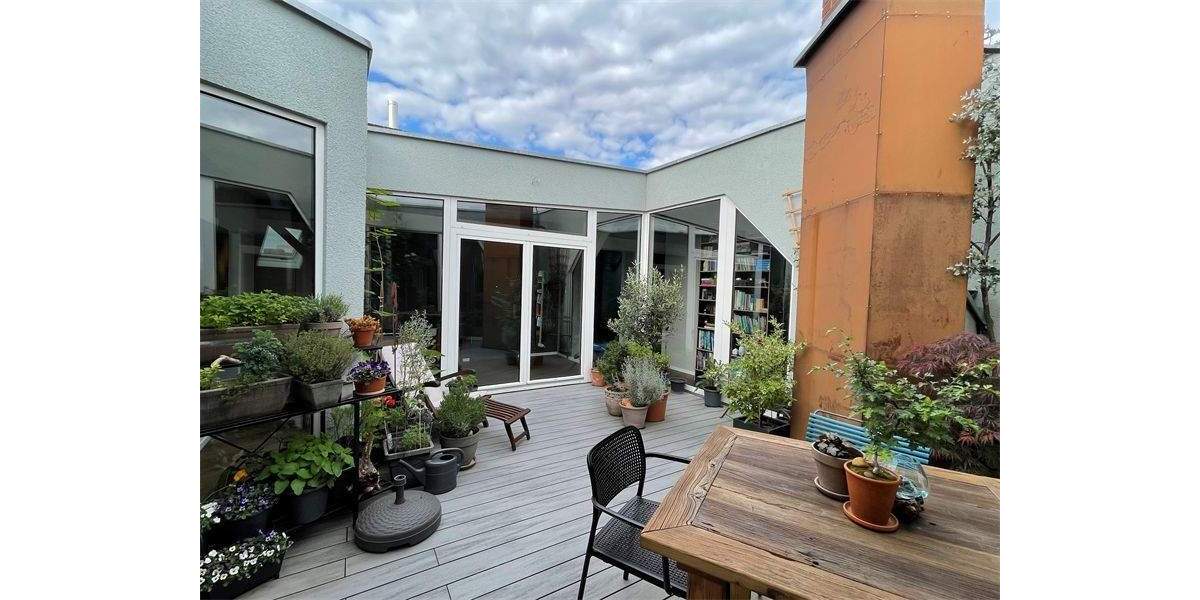 Rarität in Schöneberg: Dachwohnung mit zentralem Atriumgarten - vermietet 3 zimmer