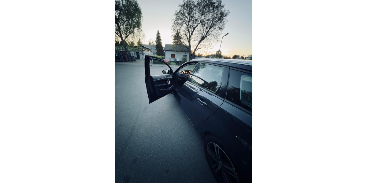 Peugeot 308 105.000 km 6.500 &euro; Berlin 10178