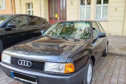 Audi 80 152.000 km 2.300 &euro; Berlin 10437