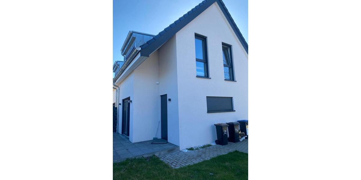 Etagenwohnung Schönefeld - 3 Zimmer, 85 m&sup2;, 2.250&euro; | Angebot:26073742