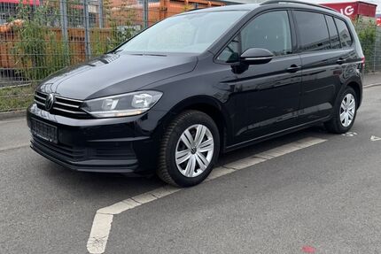 VW Touran 196.000 km 12.970 &euro; Berlin 10369