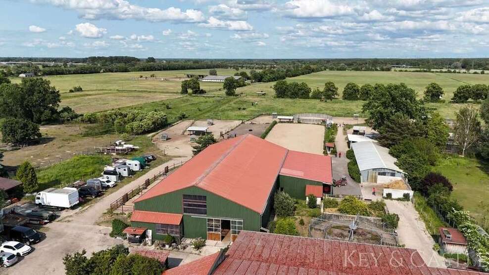 Spezialgewerbe in Velten 1.849.999 € 490000 m²