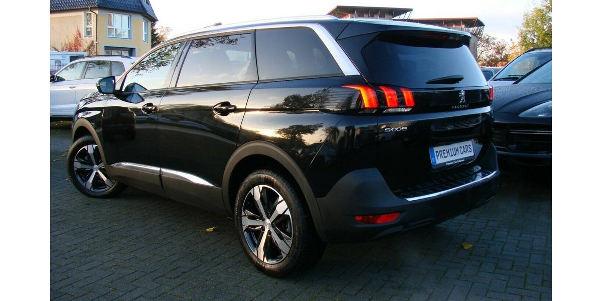 Peugeot 5008 1.2 PureTech130 Allure Pack 7-Sitzer 2WD LED 54.980 km 22.980 &euro; Falkensee 14612