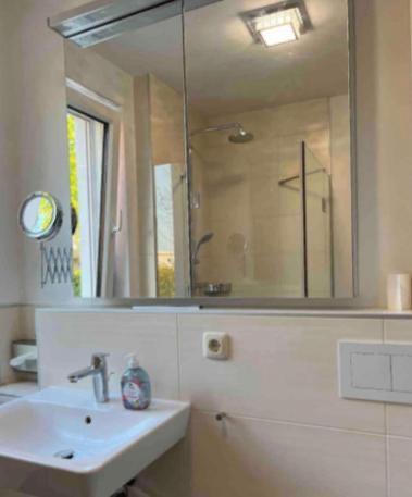 Erdgeschoßwohnung Berlin Neukölln - 2 Zimmer, 60 m&sup2;, 1.490&euro; | Angebot:25107602