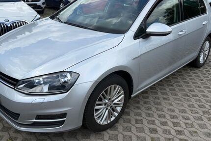 VW Golf 77.500 km 10.900 &euro; Hönow 15366