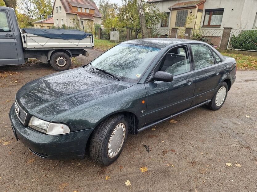 Audi A4 220.000 km 1.200 € Berlin 13469