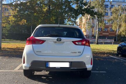Toyota Auris 102.500 km 9.900 &euro; Berlin 13629