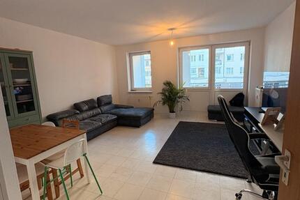 Wohnung Berlin Lichtenberg - 2 Zimmer, 70 m&sup2;, 700&euro; | Angebot:27714688