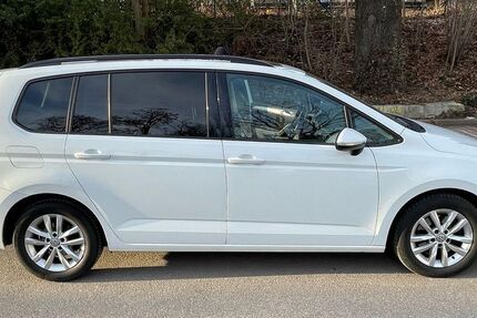 VW Touran 195.000 km 11.900 &euro; Berlin 10707