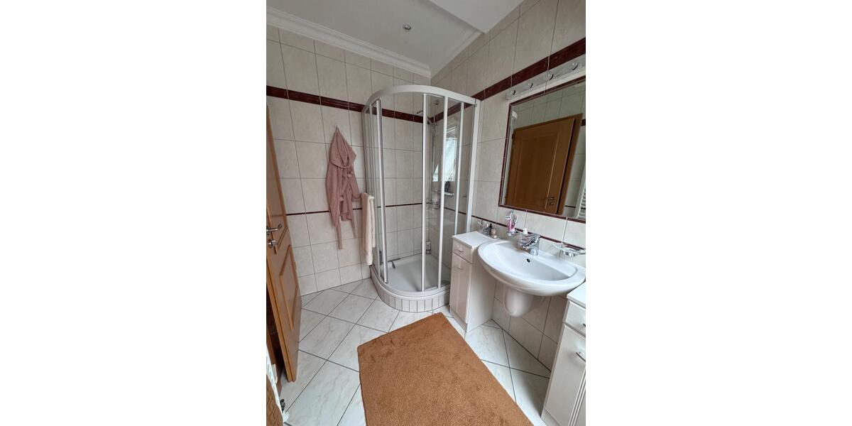 Reihenhaus Berlin Charlottenburg-Wilmersdorf - 3 Zimmer, 152 m&sup2;, 2.100&euro; | Angebot:25267240