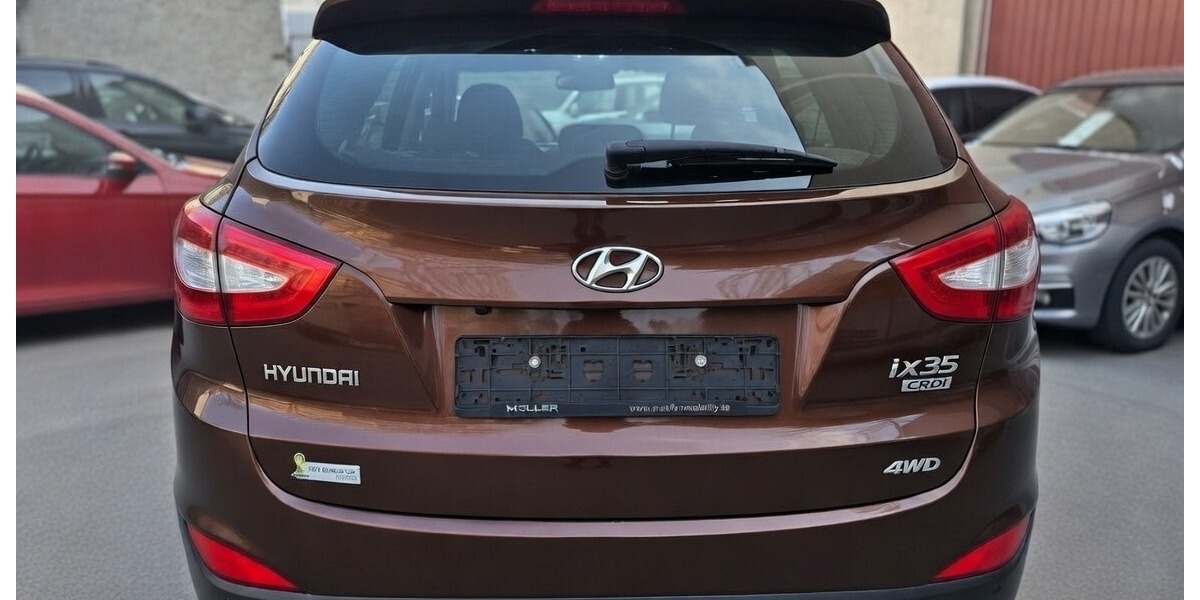 Hyundai ix35 FIFA World Cup Edition AHK AWD Autom. 4x4 135.769 km 9.999 &euro; Berlin 10247