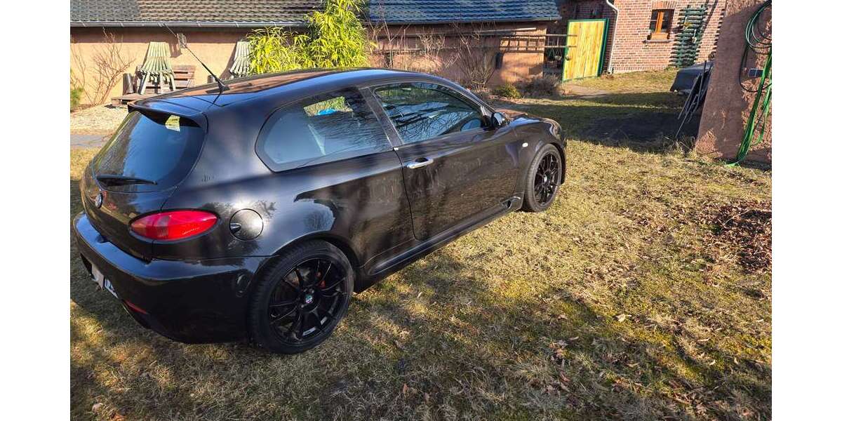 Alfa Romeo 147 153.000 km 12.000 &euro; Berlin, Stadt 13437