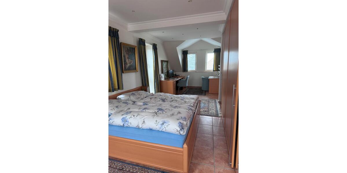 Reihenhaus Berlin Charlottenburg-Wilmersdorf - 3 Zimmer, 152 m&sup2;, 2.100&euro; | Angebot:25267240