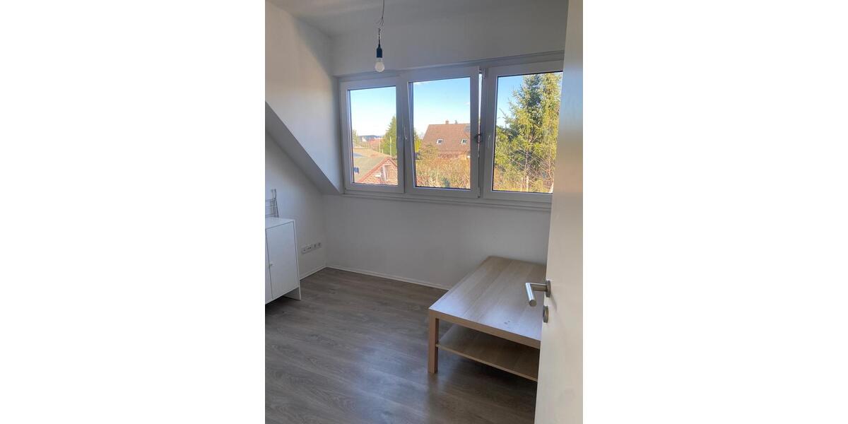 Etagenwohnung Schönefeld - 3 Zimmer, 85 m&sup2;, 2.250&euro; | Angebot:26073742