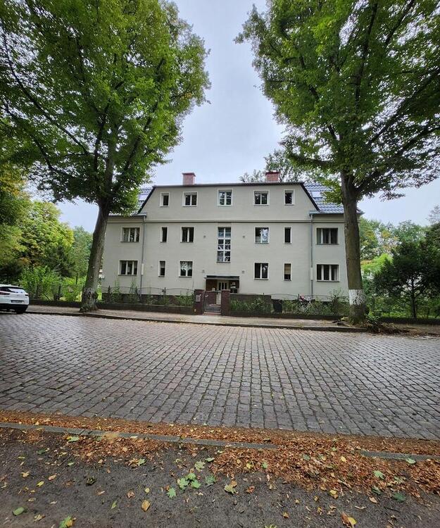 Schöne neu errichtete 3 bis 4 Zimmer-Dachgeschosswohnung mit geh. Innenausstattung und Dachterrasse zimmer