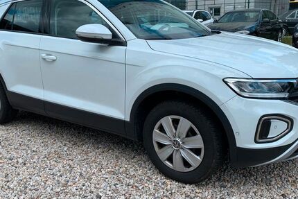 VW T-Roc 82.700 km 15.999 &euro; Berlin-Spandau 13597