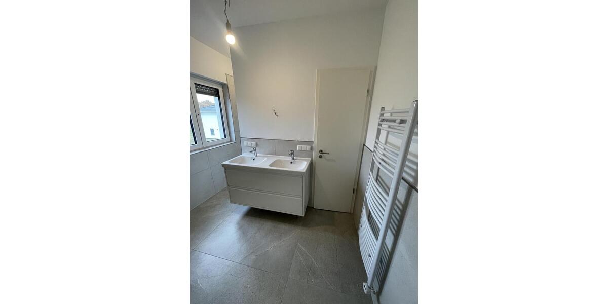 Doppelhaushälfte Ludwigsfelde - 4 Zimmer, 130 m&sup2;, 2.200&euro; | Angebot:26440075