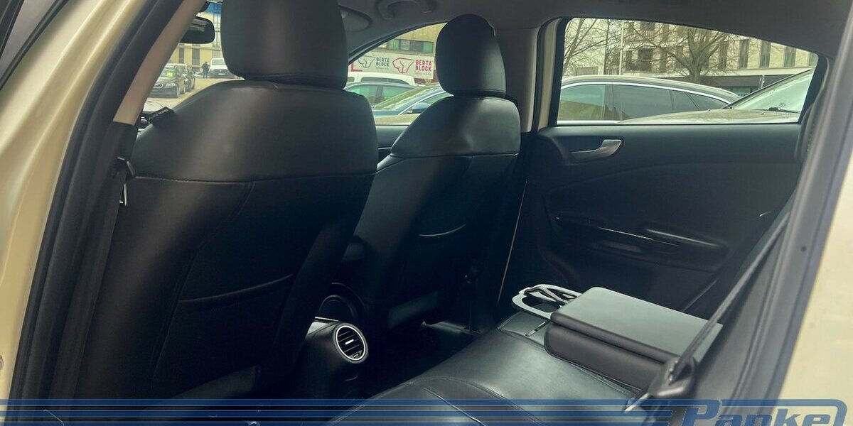 Alfa Romeo Giulietta 1.4 TB Turismo Aut.*BT*SHZ*Leder*Xenon 200.000 km 4.999 &euro; Berlin 13187