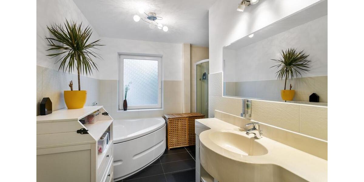 Bungalow Neuenhagen bei Berlin - 3 Zimmer, 118 m&sup2;, 2.250&euro; | Angebot:25106341