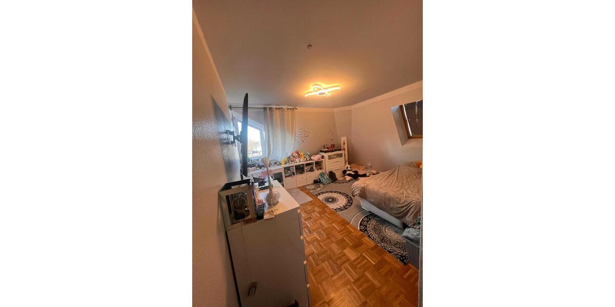 Dachgeschoßwohnung Berlin Spandau - 3 Zimmer, 80 m&sup2;, 1.200&euro; | Angebot:25810256
