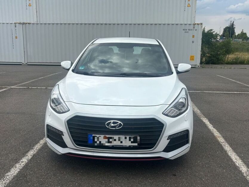 i30