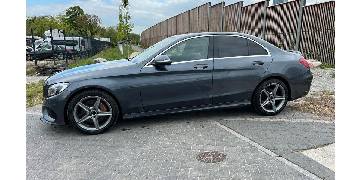 Mercedes-Benz C 250 278.000 km 11.700 &euro; Berlin 12057