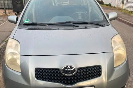 Toyota Yaris 209.000 km 2.200 &euro; Berlin 12359