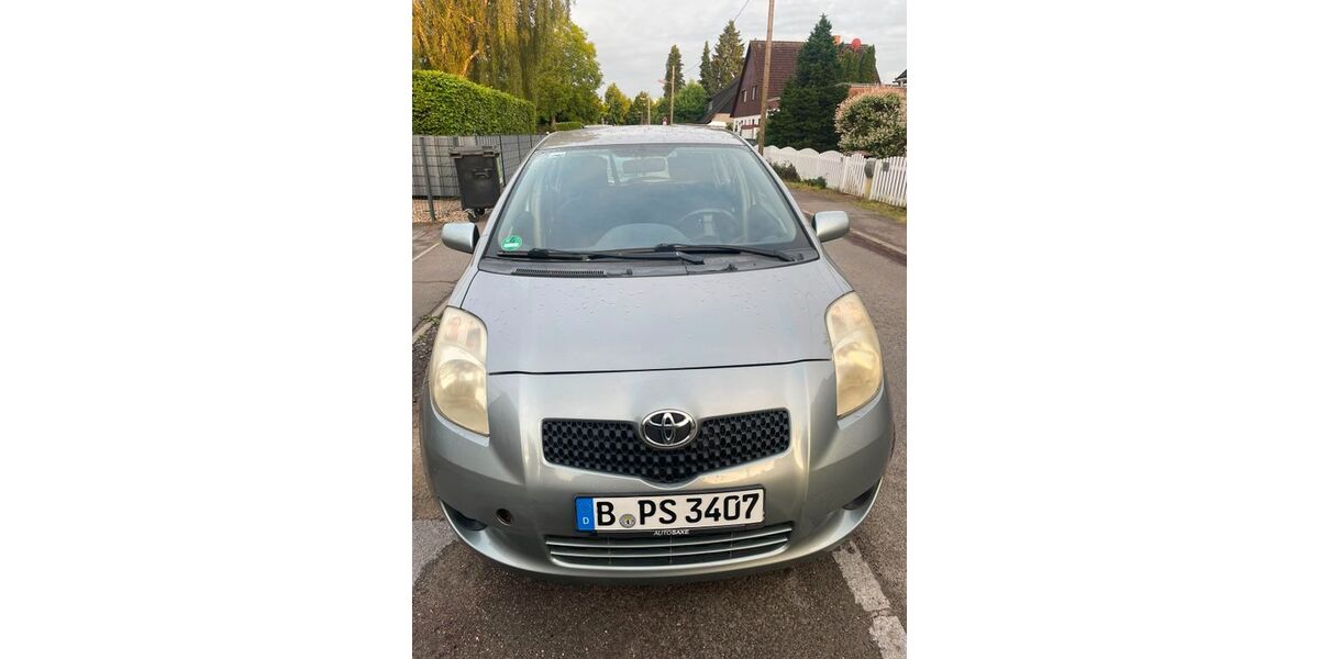 Toyota Yaris 209.000 km 2.200 &euro; Berlin 12359