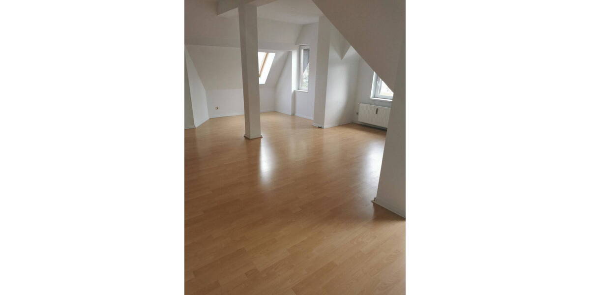 Etagenwohnung Berlin Altglienicke - 4 Zimmer, 111 m&sup2;, 1.400&euro; | Angebot:25927499