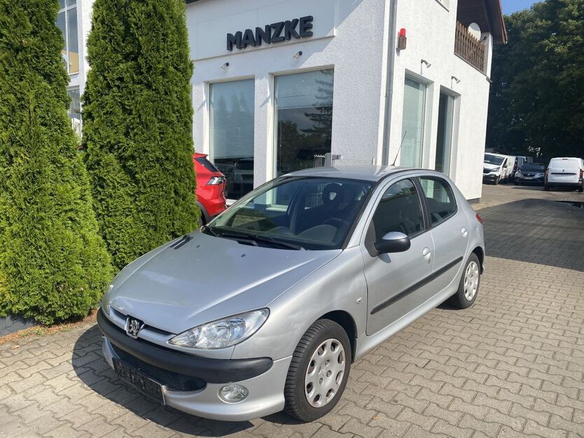 Peugeot 206 114.800 km 800 € Borgsdorf 16556