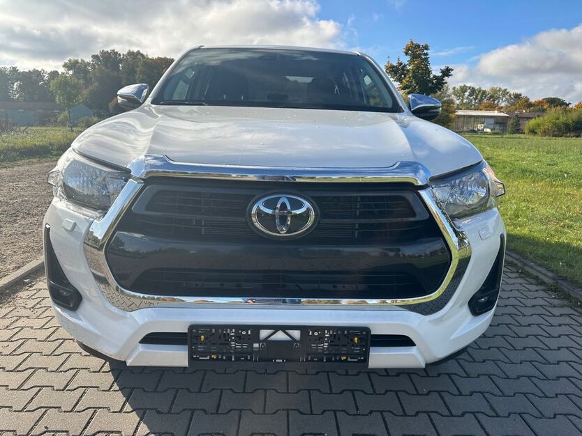 Toyota Hilux 3.654 km 36.000 € berlin 10829