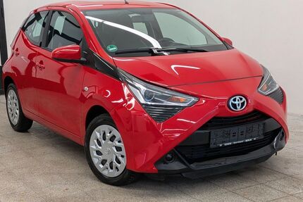 Toyota Aygo (X) 24.700 km 10.590 &euro; Eichwalde 15732