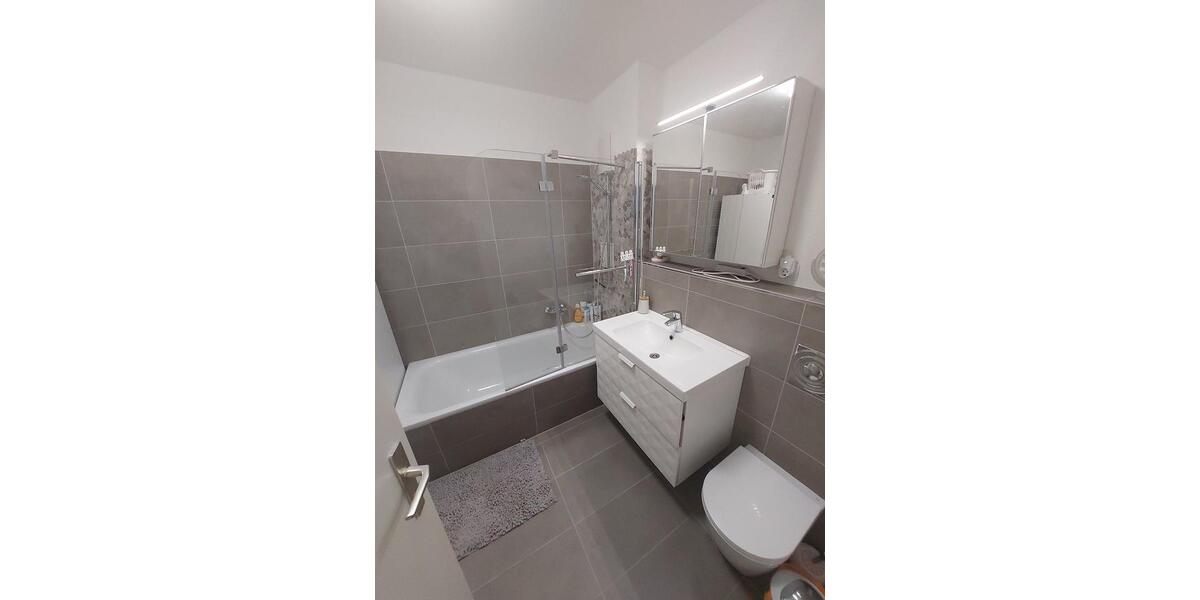 Etagenwohnung Berlin Marzahn-Hellersdorf - 2.5 Zimmer, 70 m&sup2;, 1.350&euro; | Angebot:24658494