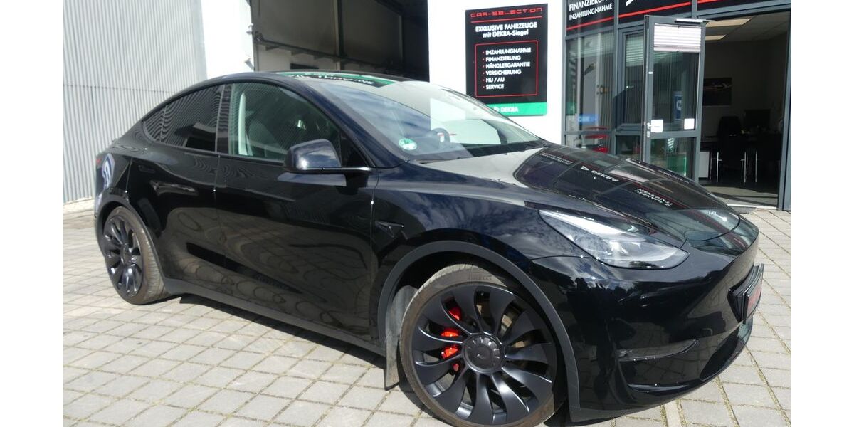 Tesla Model Y 34.586 km 41.400 € Berlin 13156