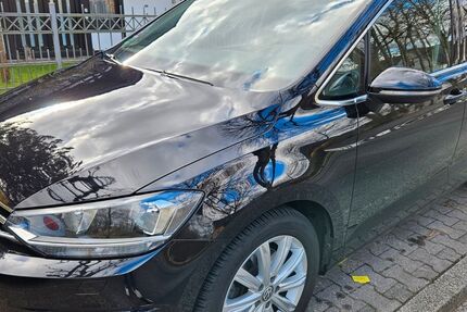 VW Touran 98.500 km 21.800 € Berlin 12209