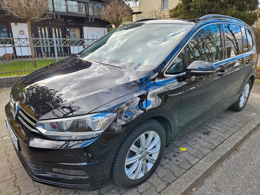 VW Touran 98.500 km 21.800 € Berlin 12209