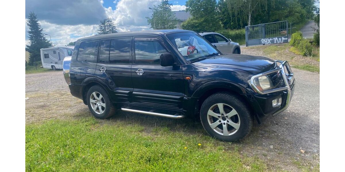 Mitsubishi Pajero 267.000 km 4.999 &euro; berlin 13089