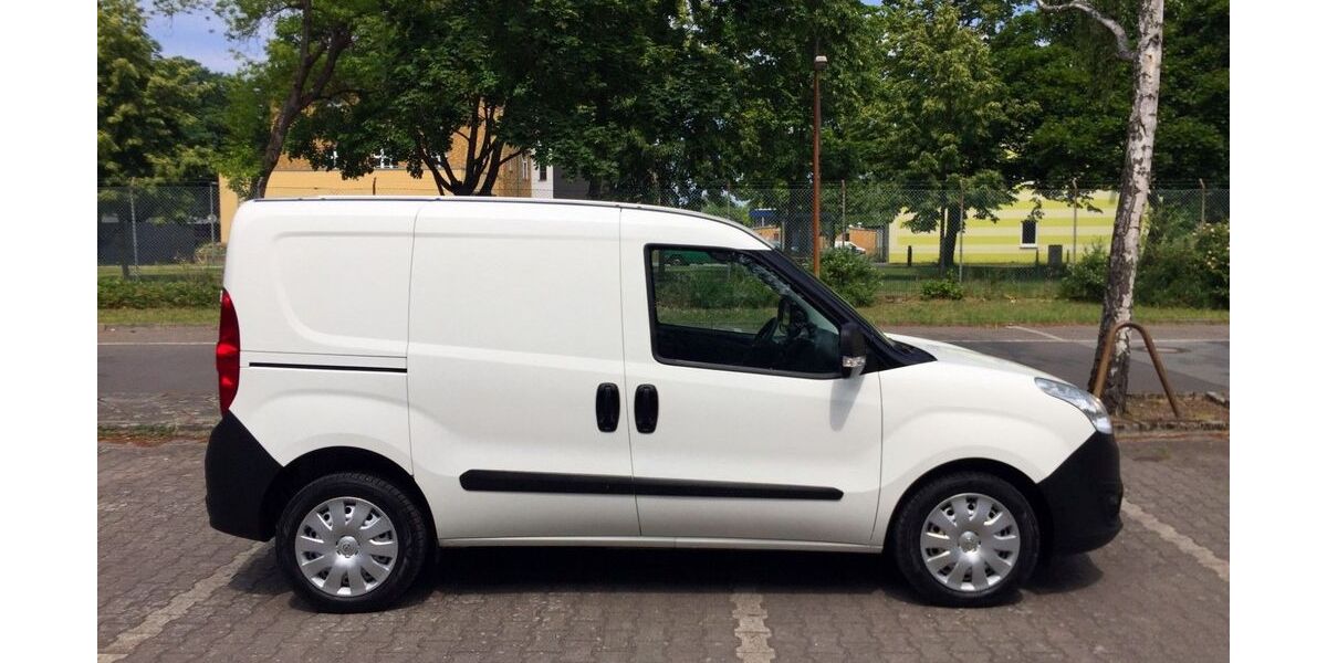 Opel Combo 133.000 km 9.401 &euro; Berlin 13597