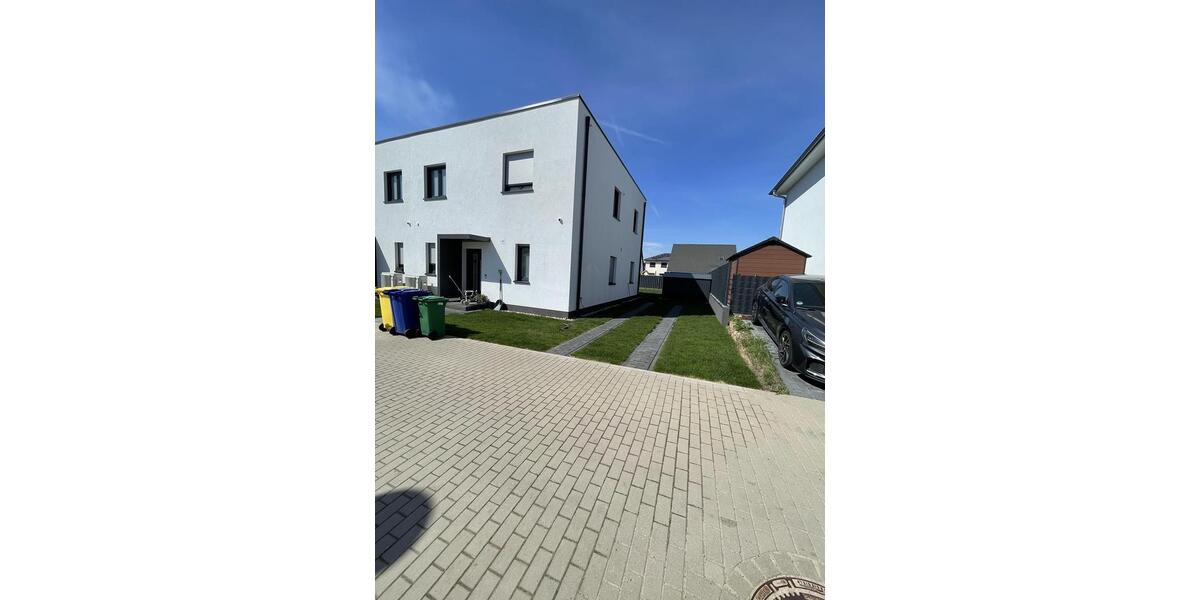 Doppelhaushälfte Ludwigsfelde - 4 Zimmer, 130 m&sup2;, 2.200&euro; | Angebot:26440075