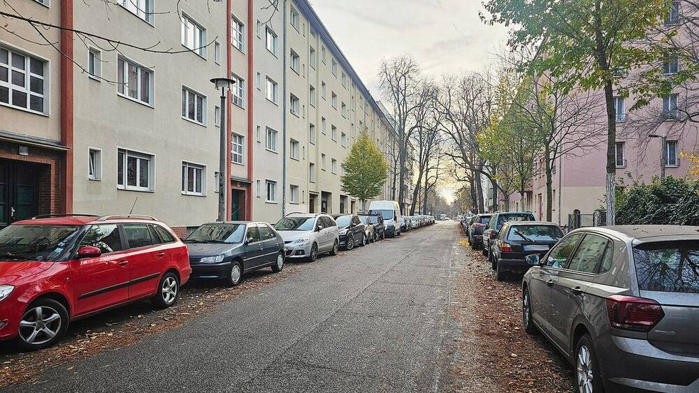 Attraktiver Dachgeschoss-Rohling in wachstumsstarkem Neuköllner Kiez 3 zimmer