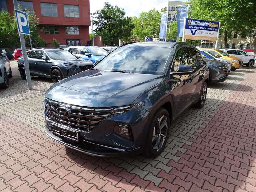 Hyundai TUCSON 72.647 km 25.900 € Berlin 12359