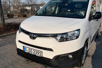 Toyota Proace City 59.000 km 16.000 &euro; Berlin 10435