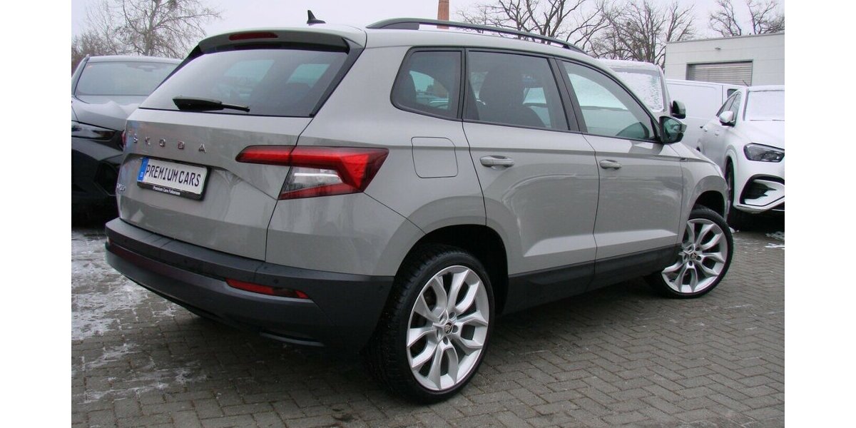 Skoda Karoq 1,5TSi Style ACC LED Kamera Family Paket II 32.882 km 25.980 &euro; Falkensee 14612