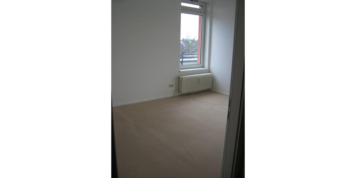 Dachgeschoßwohnung Berlin Neukölln - 3 Zimmer, 74 m&sup2;, 1.000&euro; | Angebot:24849990