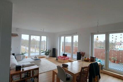 Haus Ahrensfelde - 3 Zimmer, 82 m&sup2;, 1.520&euro; | Angebot:24744096